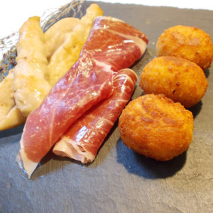 Croquetes de pollastre i pernil ibèric